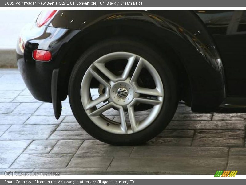 Uni Black / Cream Beige 2005 Volkswagen New Beetle GLS 1.8T Convertible