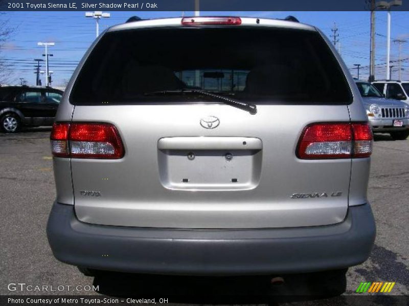 Silver Shadow Pearl / Oak 2001 Toyota Sienna LE