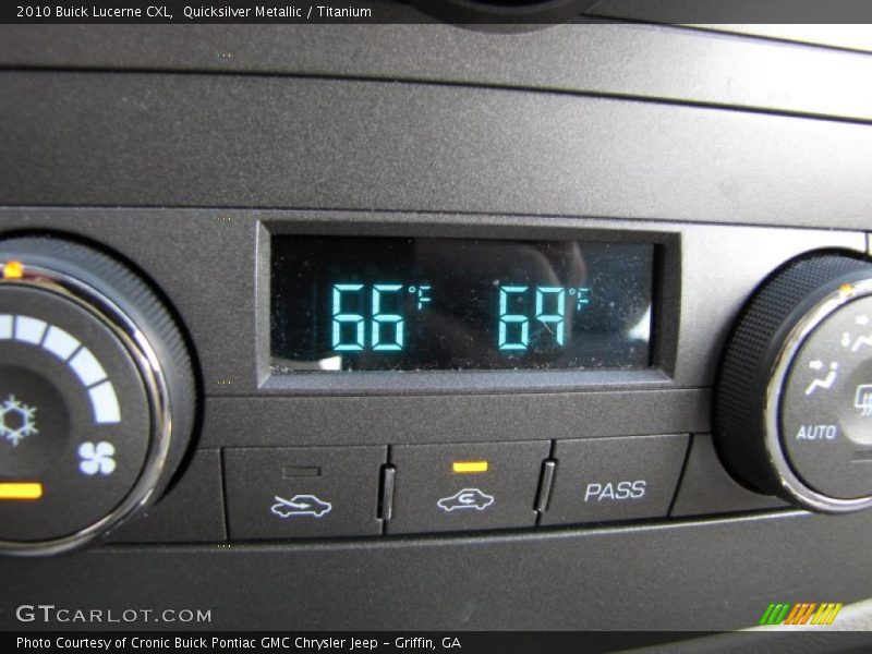 Quicksilver Metallic / Titanium 2010 Buick Lucerne CXL