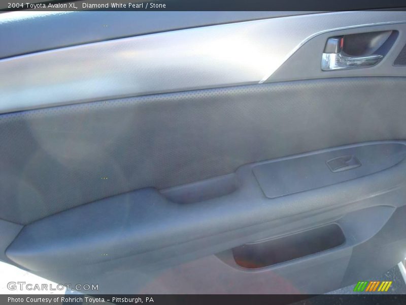 Diamond White Pearl / Stone 2004 Toyota Avalon XL