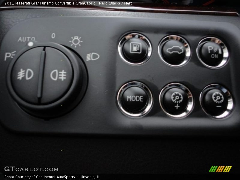 Controls of 2011 GranTurismo Convertible GranCabrio