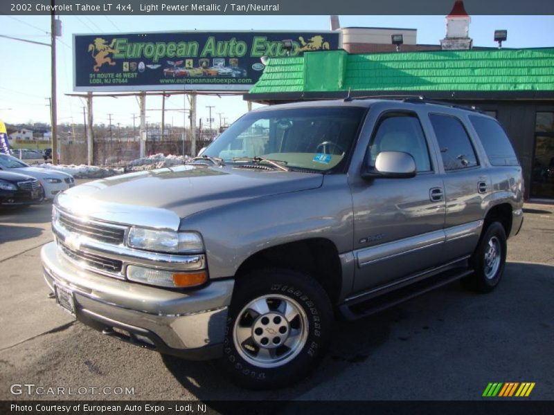Light Pewter Metallic / Tan/Neutral 2002 Chevrolet Tahoe LT 4x4