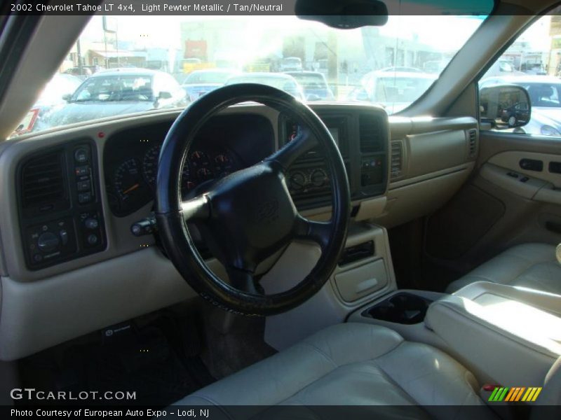 Light Pewter Metallic / Tan/Neutral 2002 Chevrolet Tahoe LT 4x4