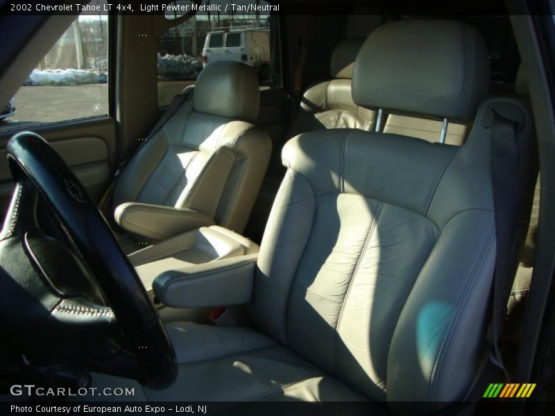 Light Pewter Metallic / Tan/Neutral 2002 Chevrolet Tahoe LT 4x4