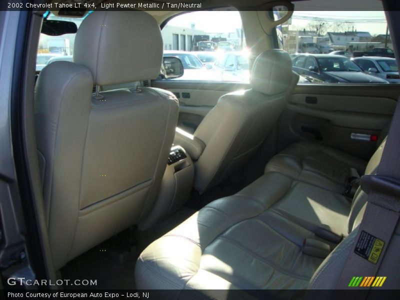 Light Pewter Metallic / Tan/Neutral 2002 Chevrolet Tahoe LT 4x4