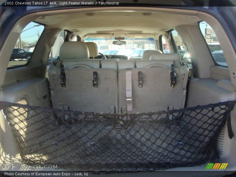 Light Pewter Metallic / Tan/Neutral 2002 Chevrolet Tahoe LT 4x4