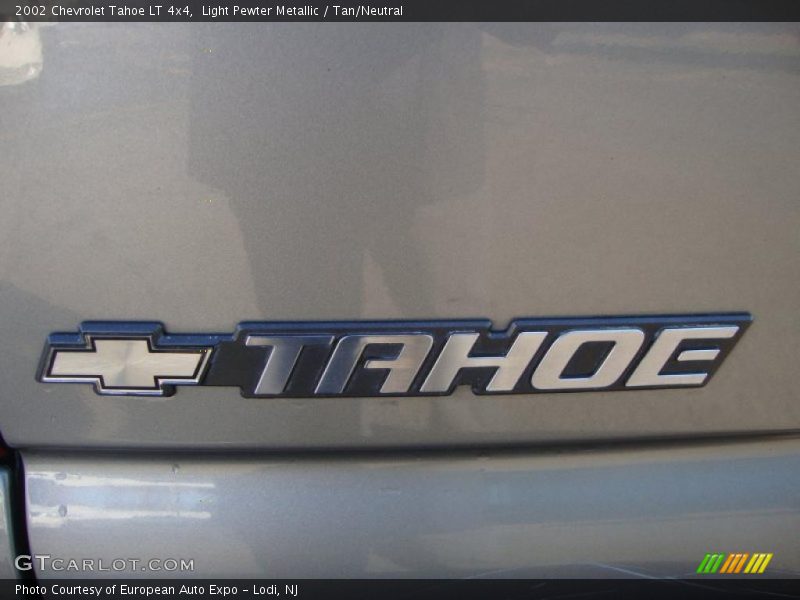 Light Pewter Metallic / Tan/Neutral 2002 Chevrolet Tahoe LT 4x4