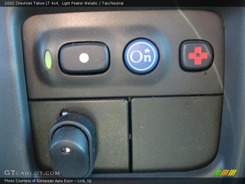 Light Pewter Metallic / Tan/Neutral 2002 Chevrolet Tahoe LT 4x4
