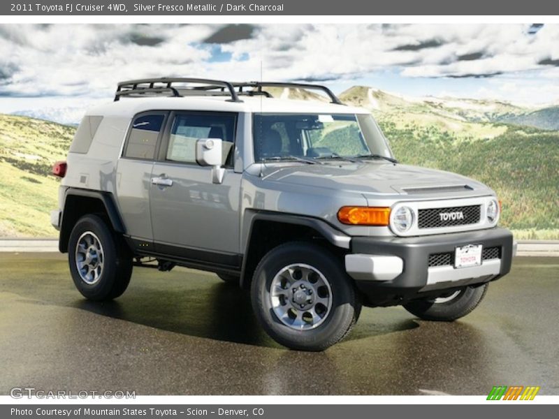 Front 3/4 View of 2011 FJ Cruiser 4WD
