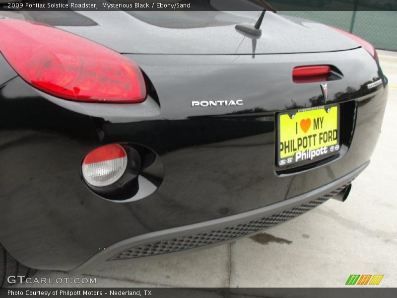 Mysterious Black / Ebony/Sand 2009 Pontiac Solstice Roadster