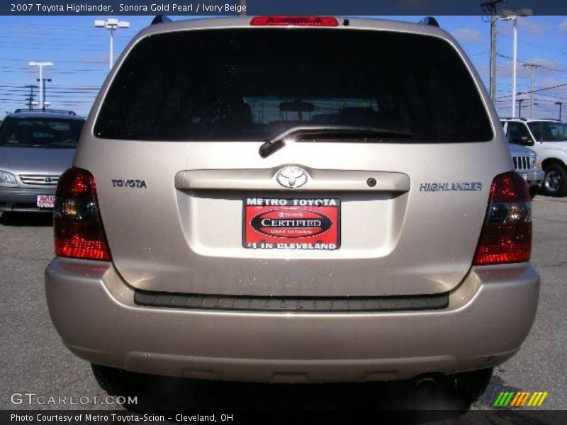 Sonora Gold Pearl / Ivory Beige 2007 Toyota Highlander