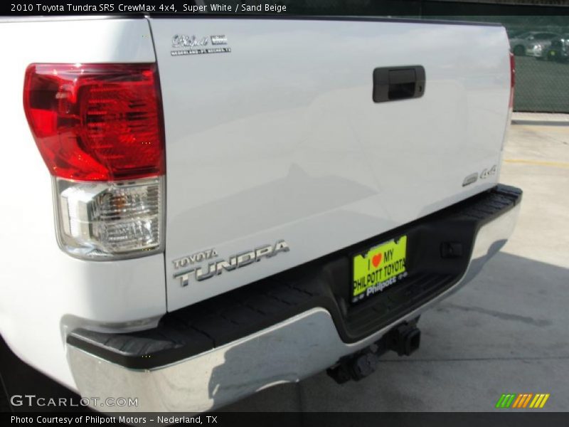 Super White / Sand Beige 2010 Toyota Tundra SR5 CrewMax 4x4