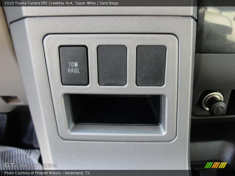 Super White / Sand Beige 2010 Toyota Tundra SR5 CrewMax 4x4