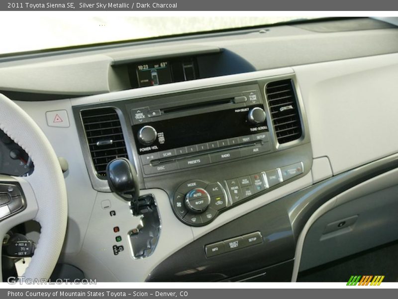 Controls of 2011 Sienna SE