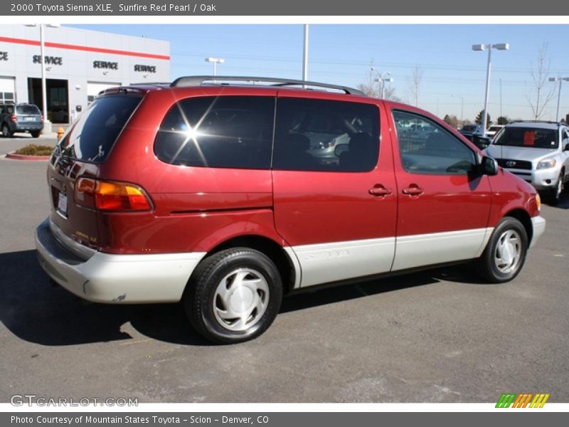 Sunfire Red Pearl / Oak 2000 Toyota Sienna XLE