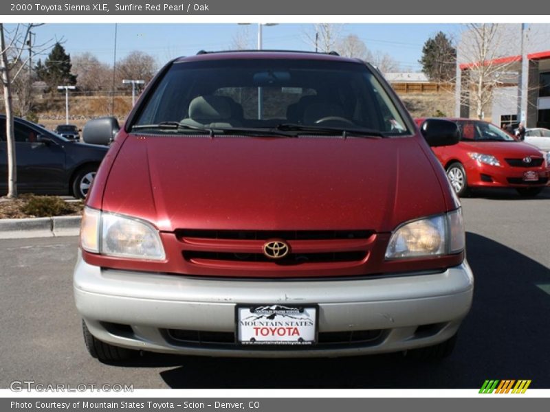 Sunfire Red Pearl / Oak 2000 Toyota Sienna XLE