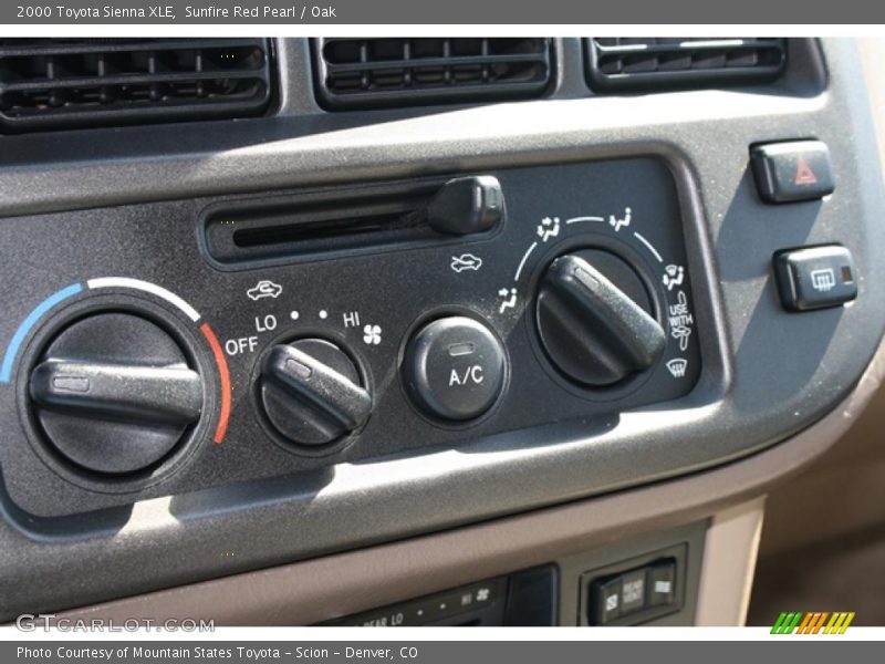 Sunfire Red Pearl / Oak 2000 Toyota Sienna XLE