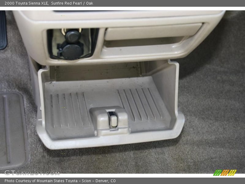 Sunfire Red Pearl / Oak 2000 Toyota Sienna XLE