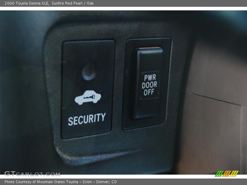 Sunfire Red Pearl / Oak 2000 Toyota Sienna XLE