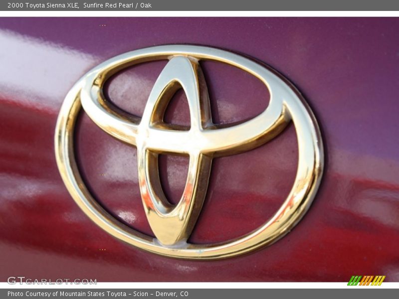 Sunfire Red Pearl / Oak 2000 Toyota Sienna XLE