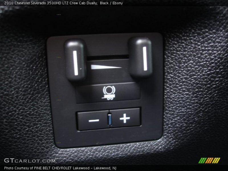 Controls of 2010 Silverado 3500HD LTZ Crew Cab Dually