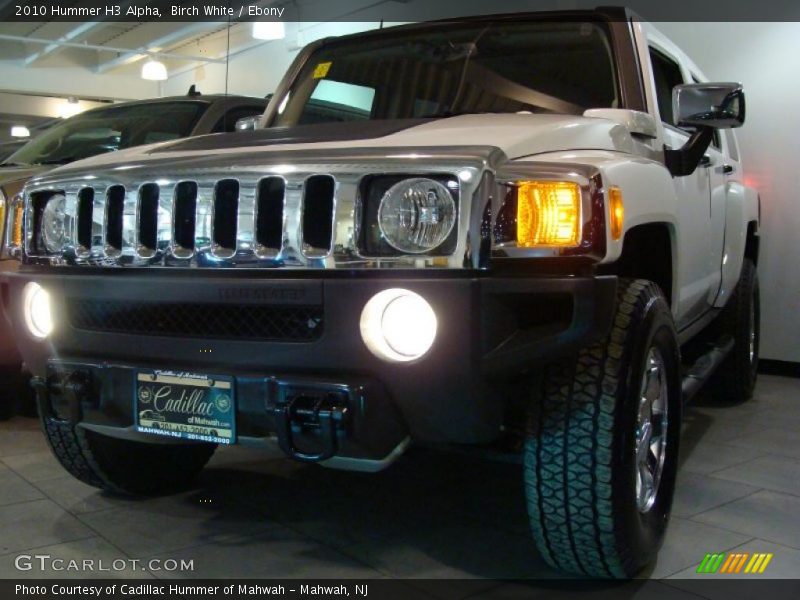 Birch White / Ebony 2010 Hummer H3 Alpha