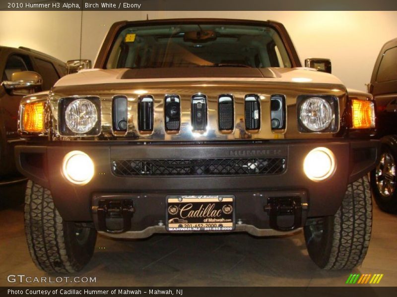 Birch White / Ebony 2010 Hummer H3 Alpha