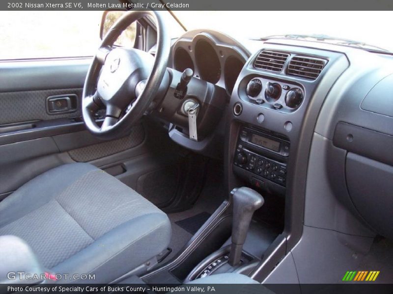 Molten Lava Metallic / Gray Celadon 2002 Nissan Xterra SE V6