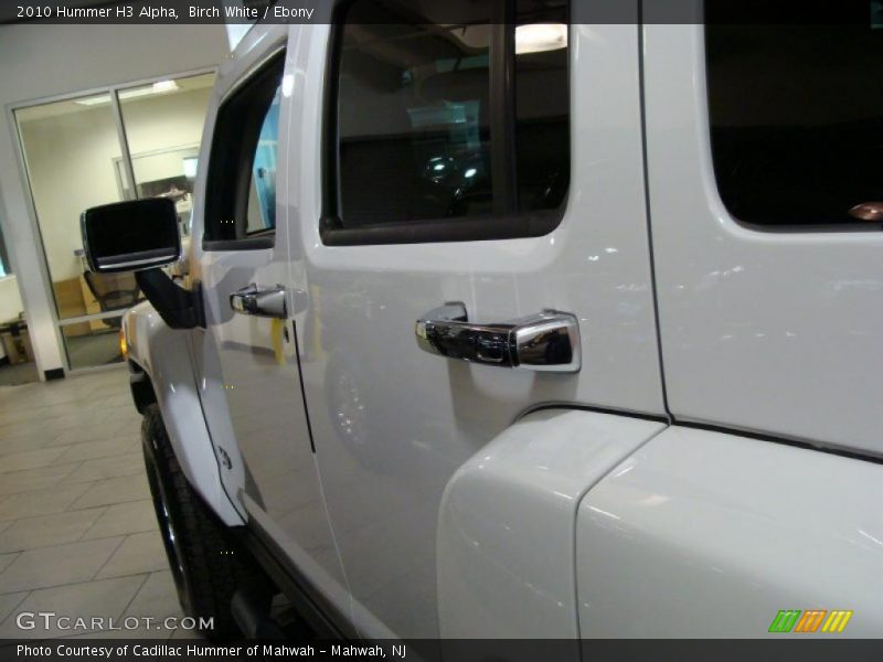 Birch White / Ebony 2010 Hummer H3 Alpha