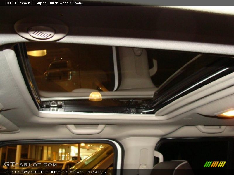 Birch White / Ebony 2010 Hummer H3 Alpha