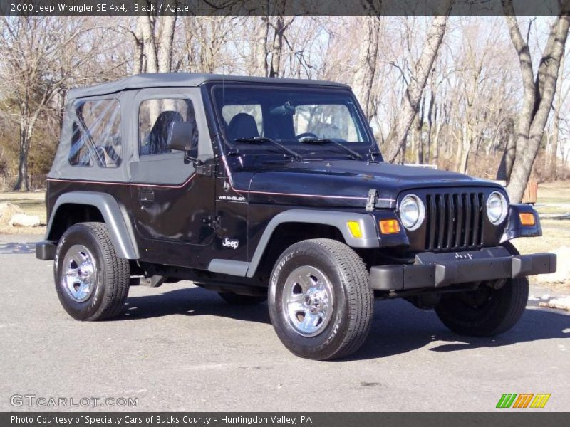 Front 3/4 View of 2000 Wrangler SE 4x4