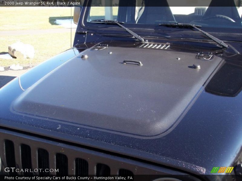 Black / Agate 2000 Jeep Wrangler SE 4x4