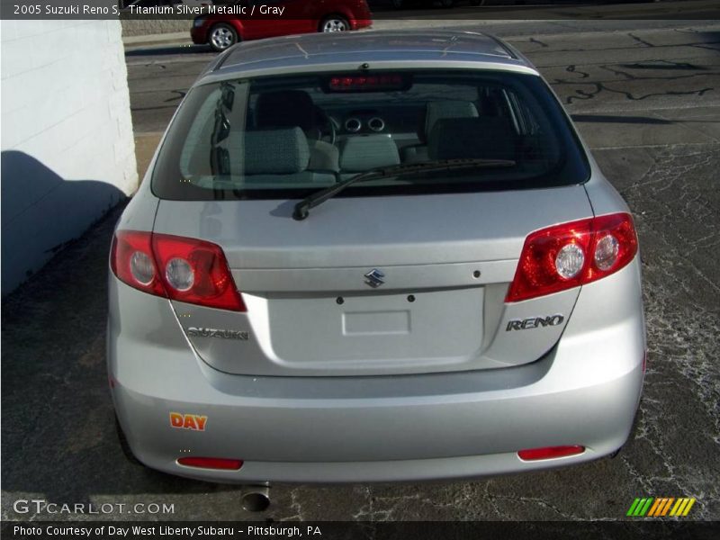 Titanium Silver Metallic / Gray 2005 Suzuki Reno S