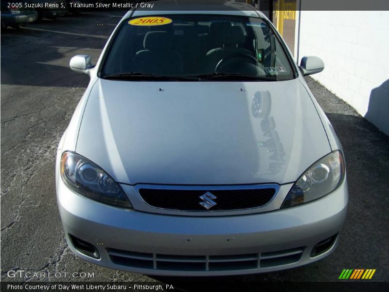 Titanium Silver Metallic / Gray 2005 Suzuki Reno S
