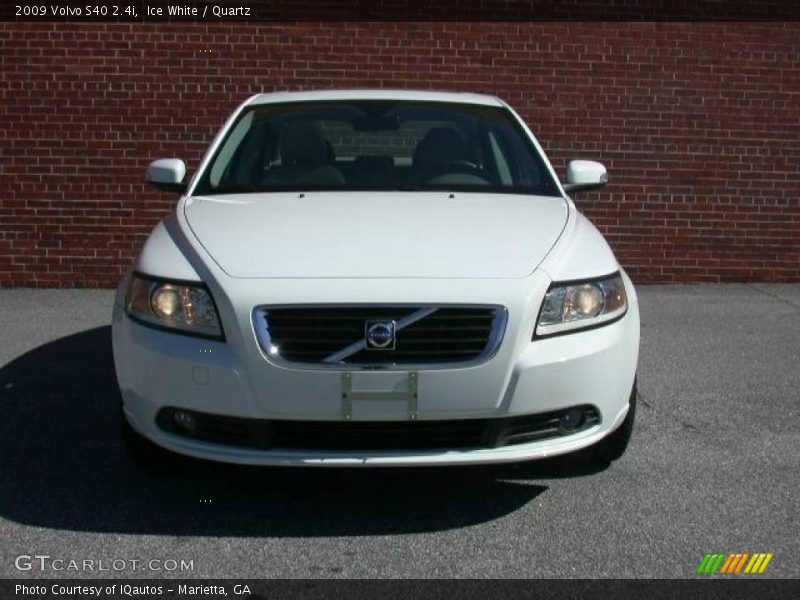 Ice White / Quartz 2009 Volvo S40 2.4i