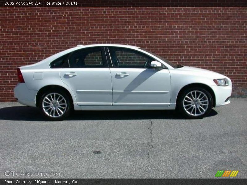 Ice White / Quartz 2009 Volvo S40 2.4i