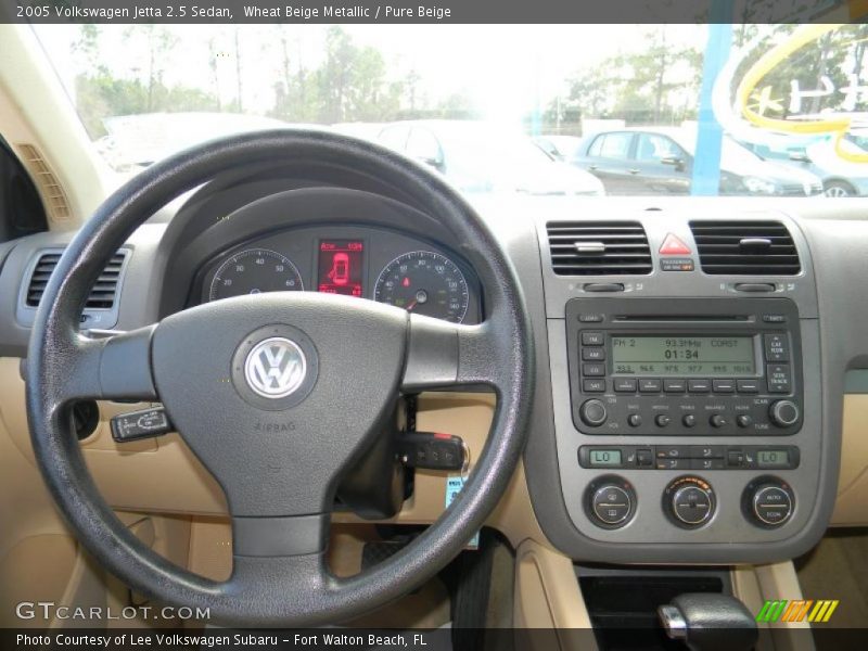 Wheat Beige Metallic / Pure Beige 2005 Volkswagen Jetta 2.5 Sedan