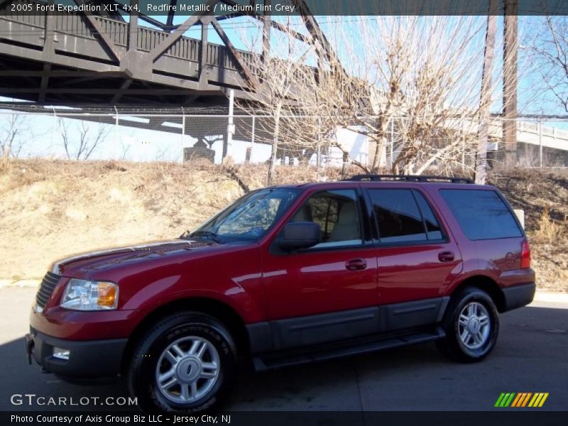 Redfire Metallic / Medium Flint Grey 2005 Ford Expedition XLT 4x4