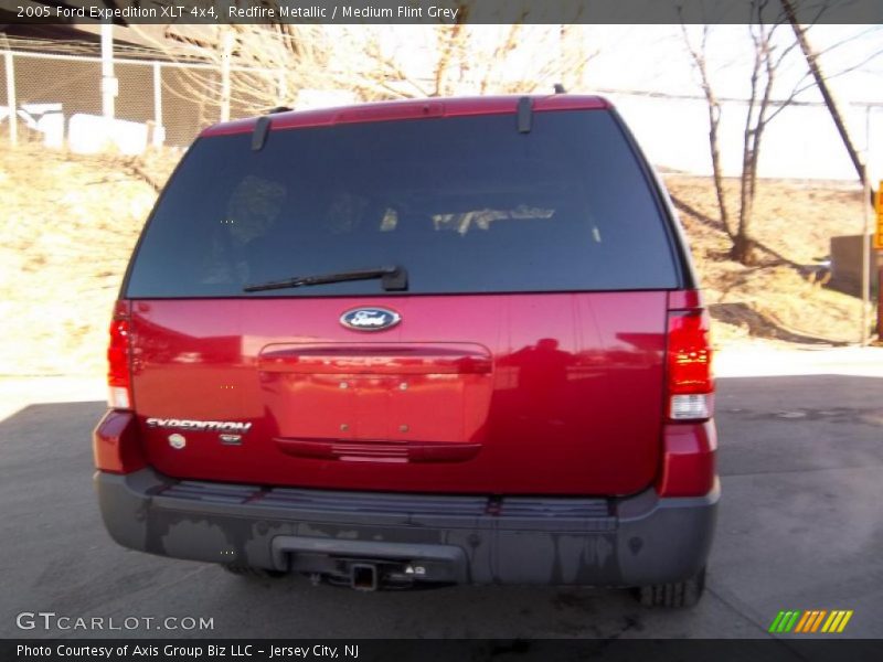 Redfire Metallic / Medium Flint Grey 2005 Ford Expedition XLT 4x4