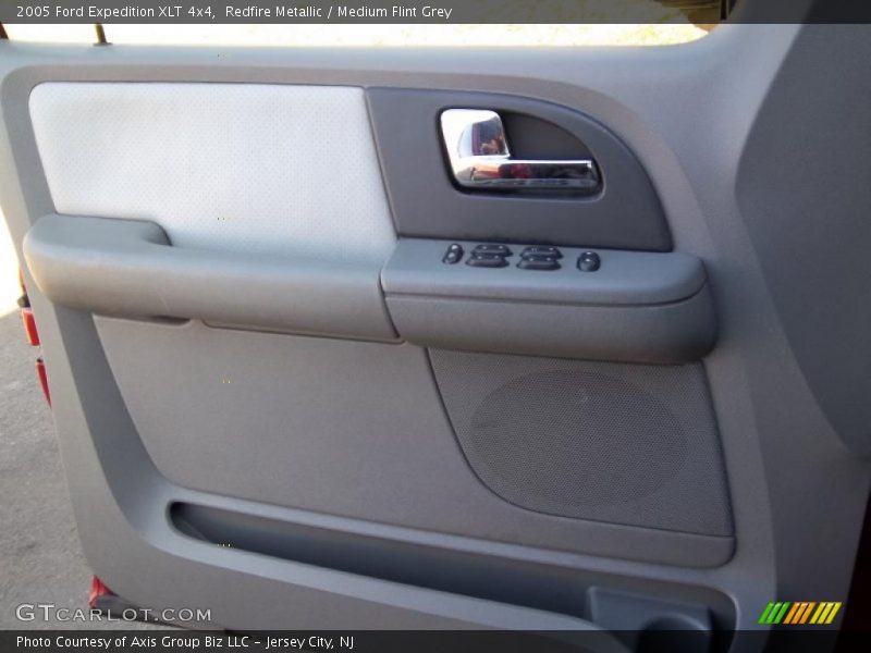 Redfire Metallic / Medium Flint Grey 2005 Ford Expedition XLT 4x4