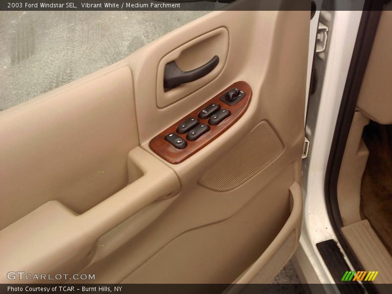 Vibrant White / Medium Parchment 2003 Ford Windstar SEL