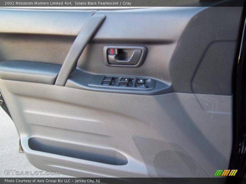 Solano Black Pearlescent / Gray 2002 Mitsubishi Montero Limited 4x4