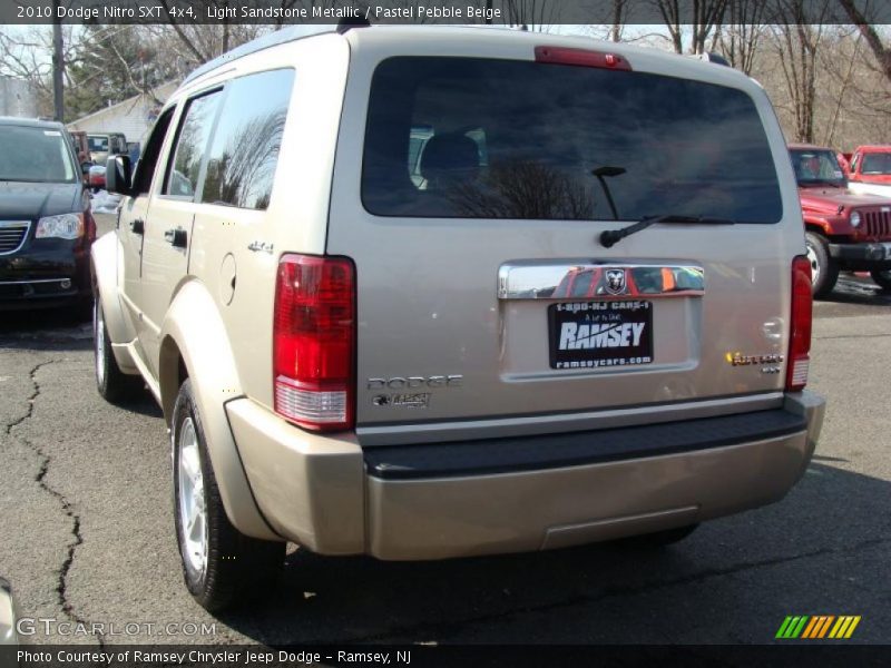 Light Sandstone Metallic / Pastel Pebble Beige 2010 Dodge Nitro SXT 4x4