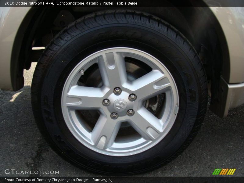  2010 Nitro SXT 4x4 Wheel