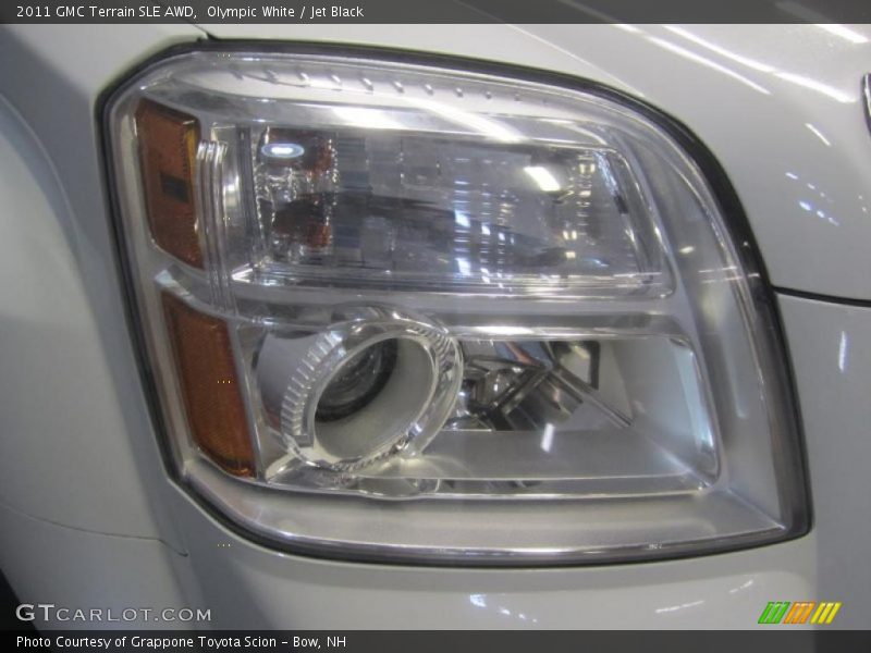 Olympic White / Jet Black 2011 GMC Terrain SLE AWD