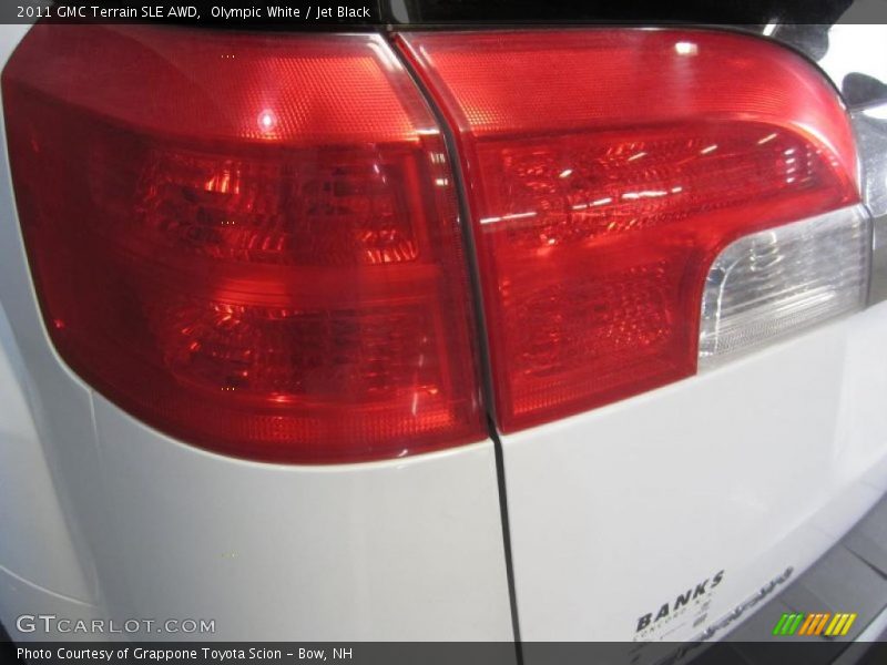 Olympic White / Jet Black 2011 GMC Terrain SLE AWD