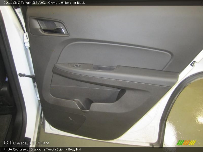 Olympic White / Jet Black 2011 GMC Terrain SLE AWD