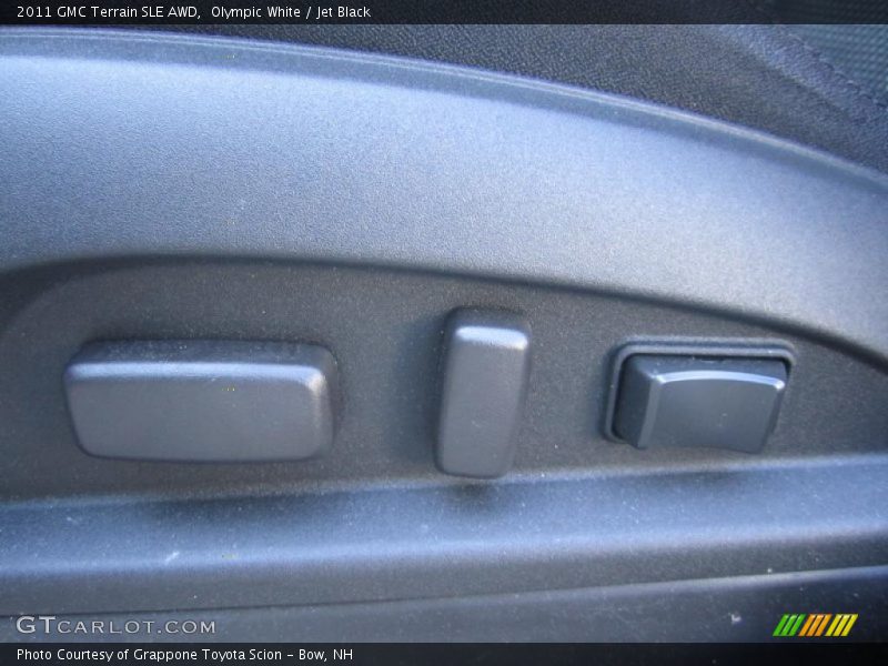 Olympic White / Jet Black 2011 GMC Terrain SLE AWD