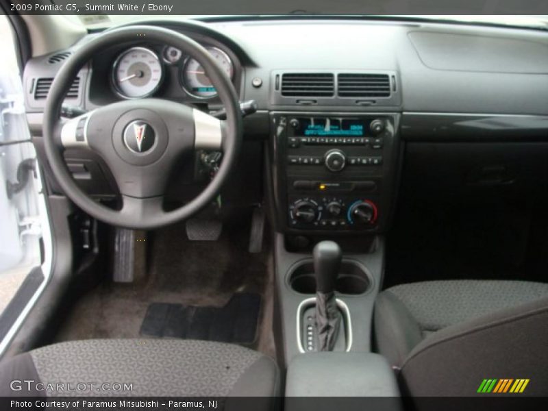 Summit White / Ebony 2009 Pontiac G5