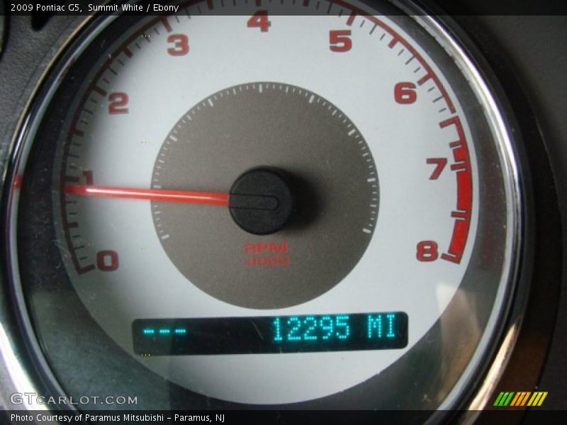 Summit White / Ebony 2009 Pontiac G5